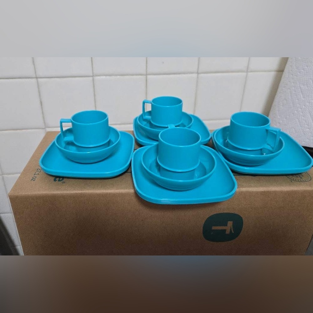 Tupperware Beautiful Set for Kids Mini party set